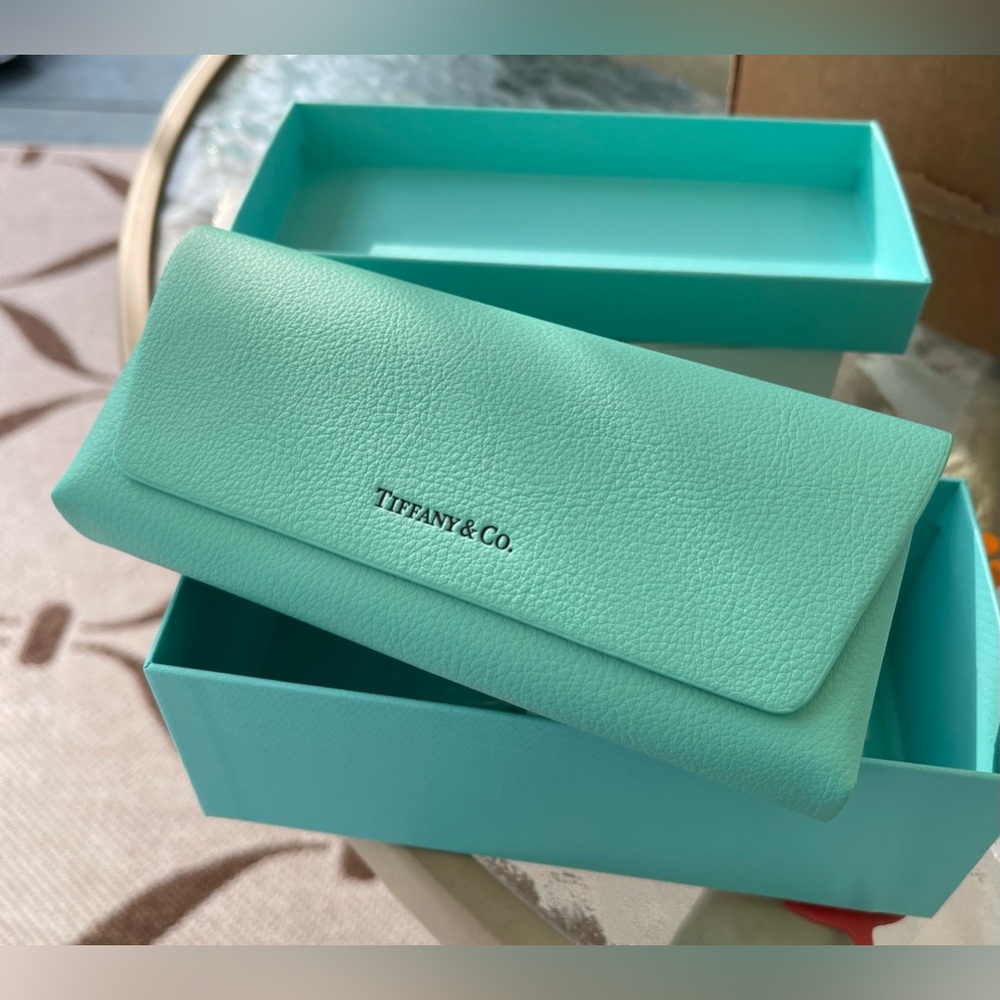 NEW Tiffany & Co. Studded Aviator Sunglasses in silver and blue gradient - Picture 6 of 16
